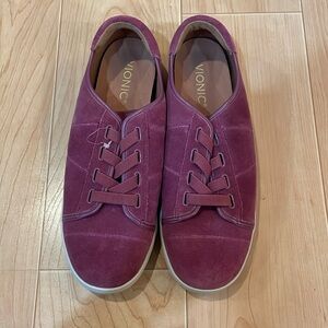 Vionic Jean Suede Sneakers Slip On Low Top Flats Berry Pink Size 9 NWOT